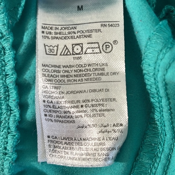 Good condition woman’s Old Navy Active shorts. Size M. - Picture 13 of 13